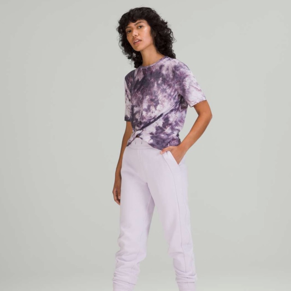 Lululemon Crescent Tee - Diamond Dye Glacier Grey Moonwalk Size 8
